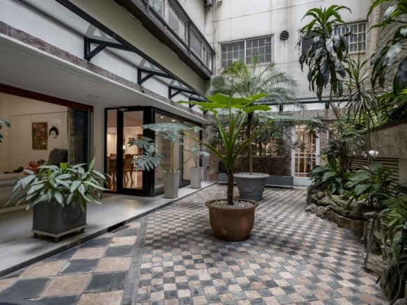 Avenida Pueyrredón  al 2400